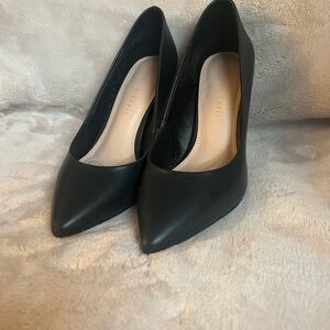 Kelly & Katie Black Heels Classic Pumps